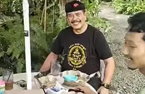 Jro Mangku Kasta Berkunjung ke Rumah Makan Abian Candra